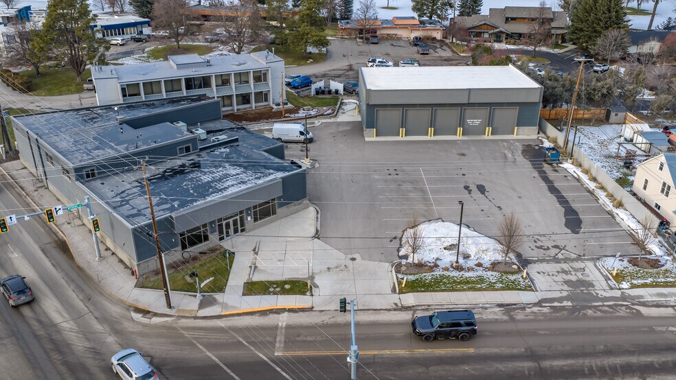 More Photos Of 115 1/2 W Wyoming St, Kalispell Showroom For Lease