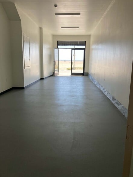 More Photos Of 511 Ocean Front Walk, Venice Apartments For Lease