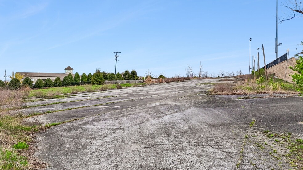 More Photos Of 7725 Shallowford Rd, Chattanooga Land For Sale