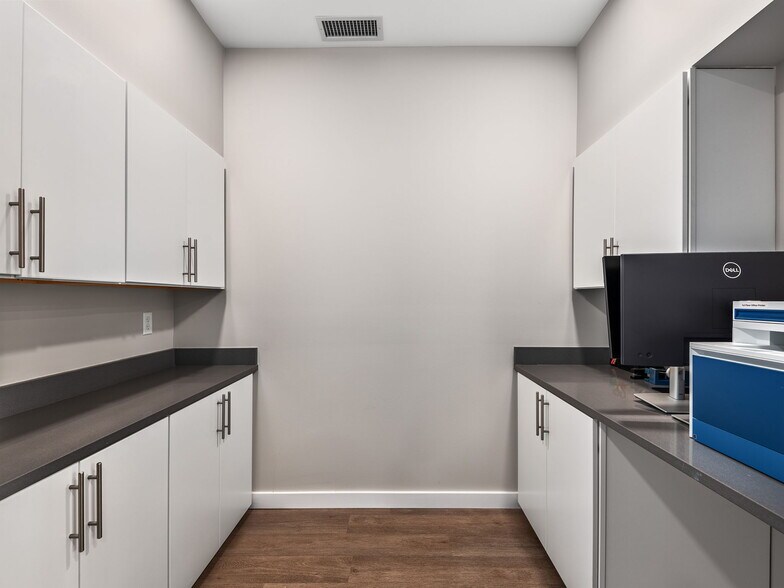 More Photos Of 39 Patton Ave, Asheville Office For Lease