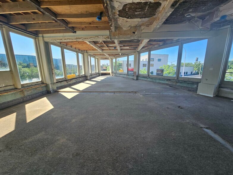 More Photos Of 308 W Genesee St, Syracuse Freestanding For Lease