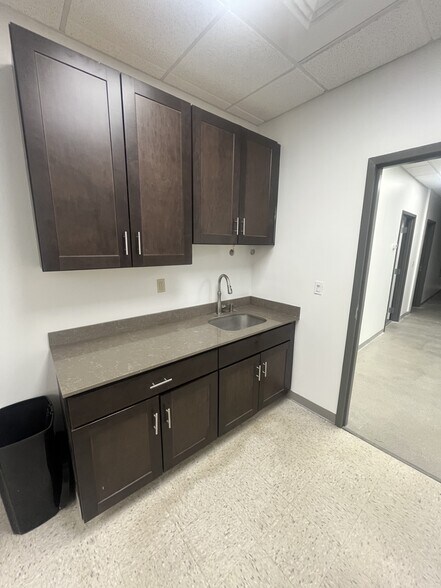 More Photos Of 23 Business Park Dr, Branford Research And Development For Lease