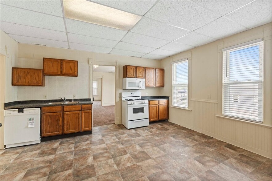 More Photos Of 200 & 204 W Main St, Waunakee Storefront Retail Residential For Sale