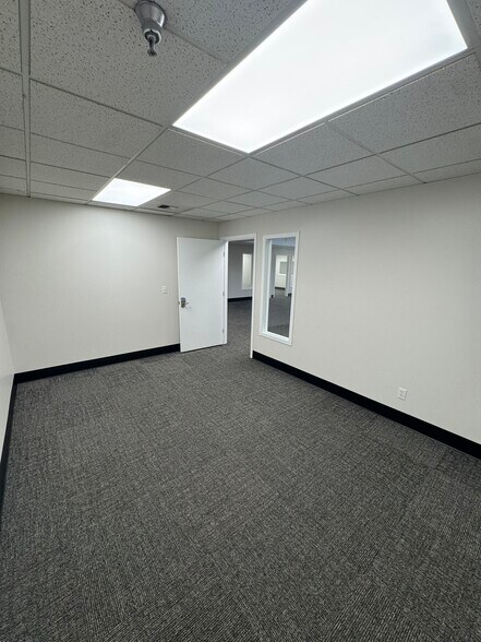 More Photos Of 3077 20th St E, Fife Warehouse For Lease