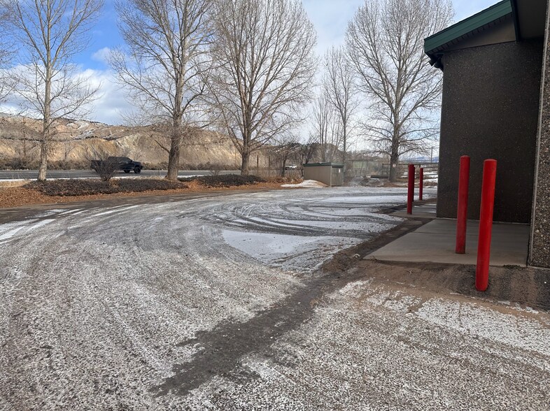 More Photos Of 660 Red Table Dr, Gypsum Carwash For Sale