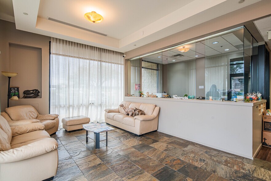 More Photos Of 12515 W Bell Rd, Surprise Office For Lease