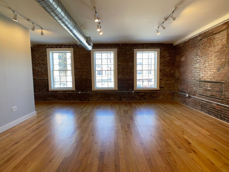 More Photos Of 93-97 Clemence St, Providence Office Residential For Lease