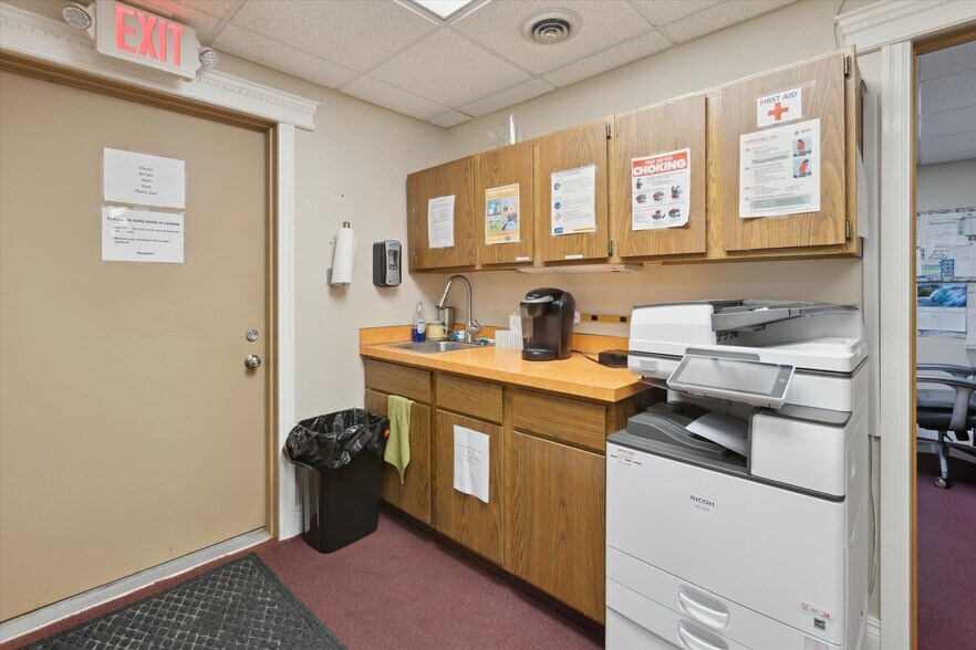 More Photos Of 615 S Euclid Ave, Bay City Medical For Sale