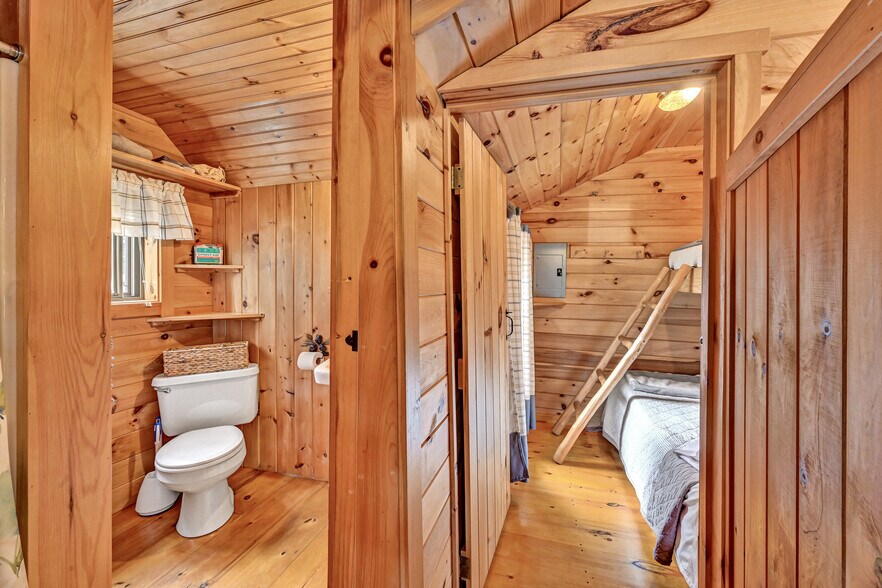 More Photos Of 15 Lower Wilson Pond Rd, Greenville Specialty For Sale