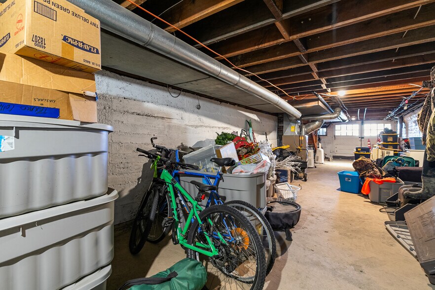 More Photos Of 511 Front St, Lynden General Retail For Sale