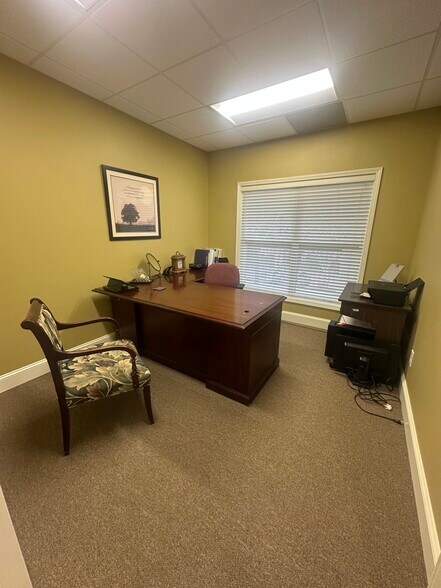 More Photos Of 267 W Wieuca Rd NE, Atlanta Office For Sale