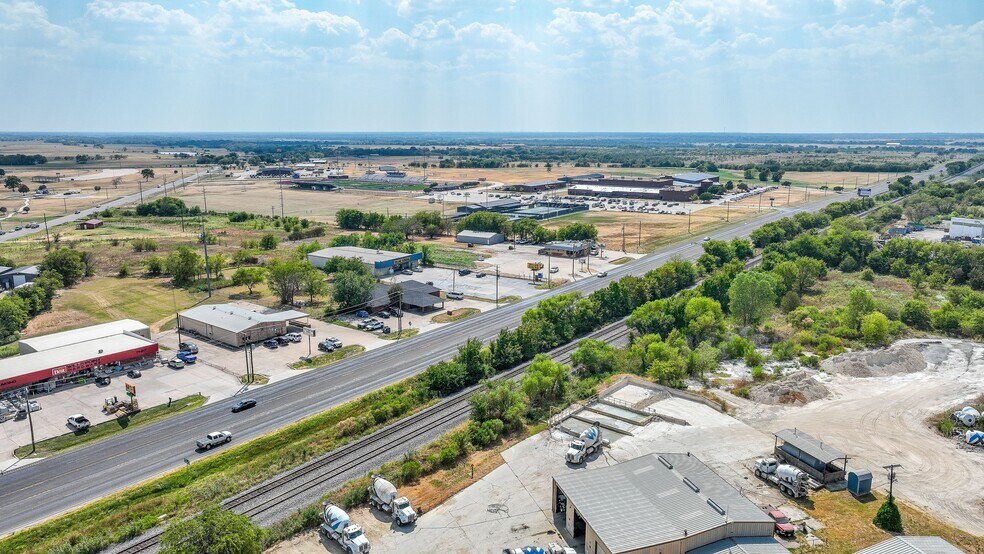 More Photos Of 1501 W South Commerce St, Wills Point General Retail For Sale