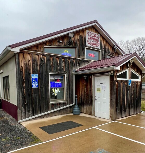 More Photos Of 4547 Red Rock Rd, Benton Restaurant For Sale