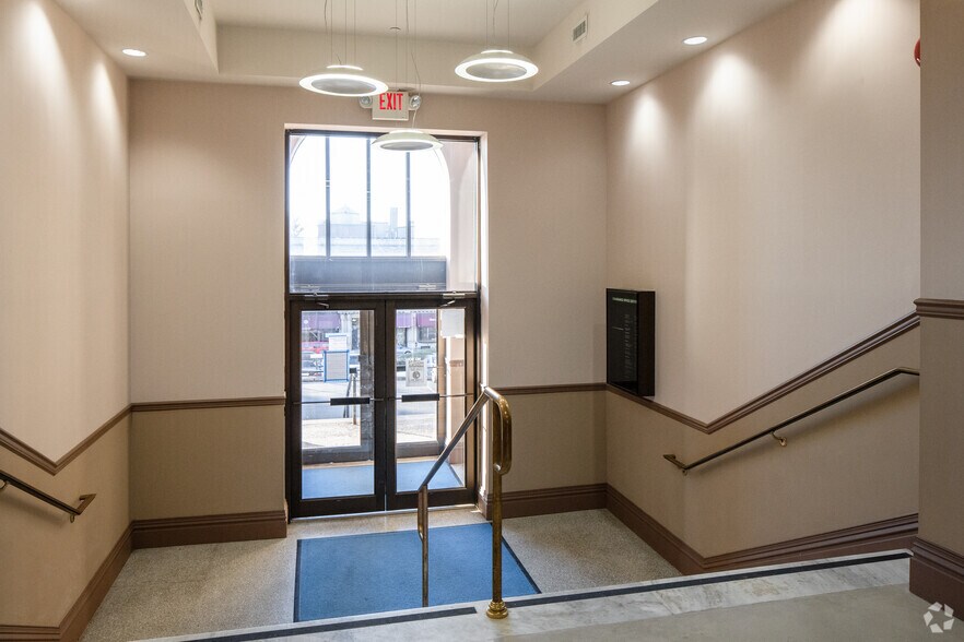 More Photos Of 15 Engle St, Englewood Office For Lease