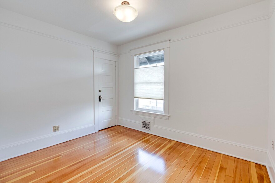 More Photos Of 1825 SE 7th Ave, Portland Loft Creative Space For Sale