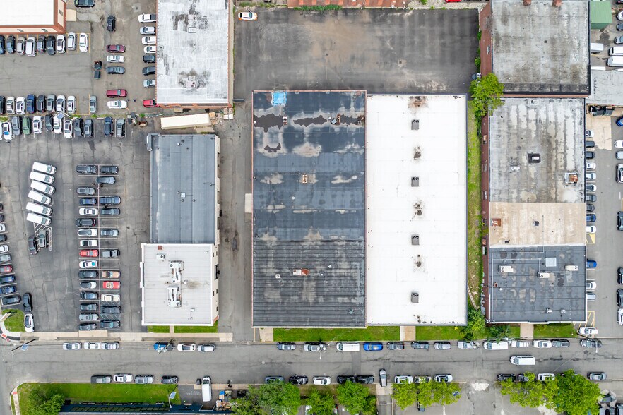 More Photos Of 41 Bancker St, Englewood Warehouse For Lease