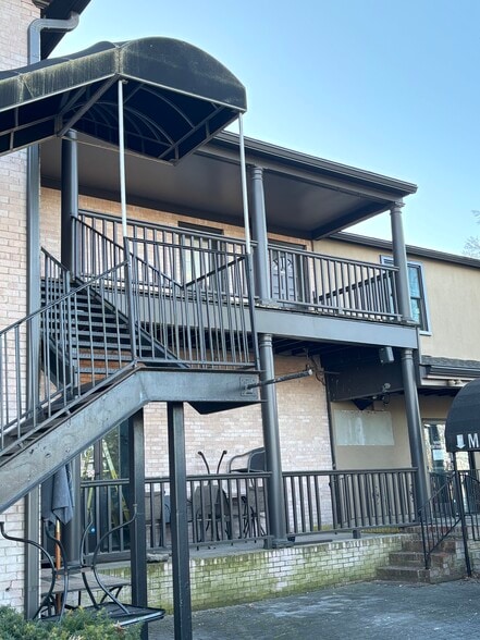 More Photos Of 1143 Columbia Ave, Franklin Office For Lease