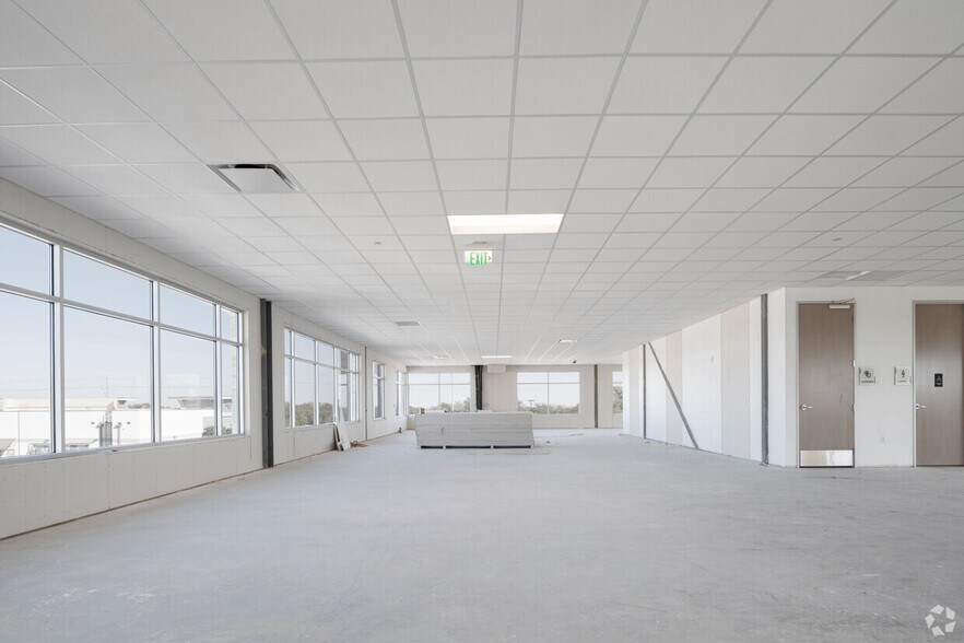 More Photos Of 7710 N FM 620 Rd, Austin Medical For Sale