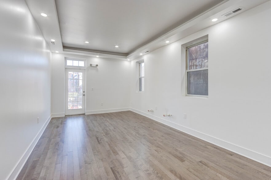 More Photos Of 833 N Howard St, Baltimore Storefront Retail Office For Lease