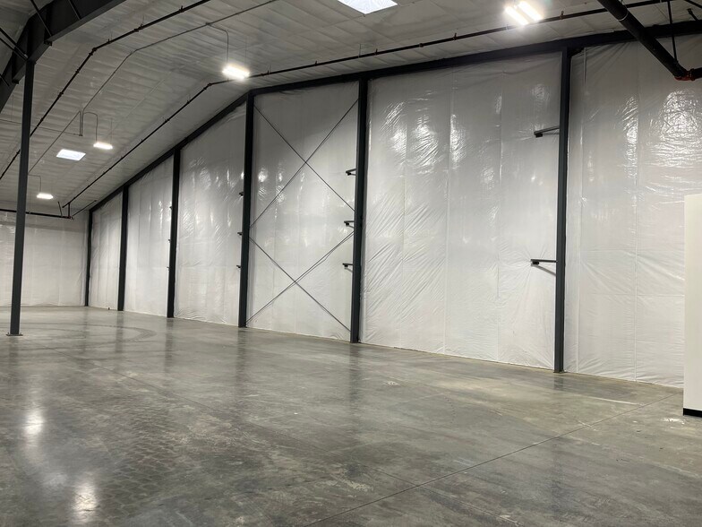 More Photos Of 1400-1442 W Smith Rd, Ferndale Industrial For Sale