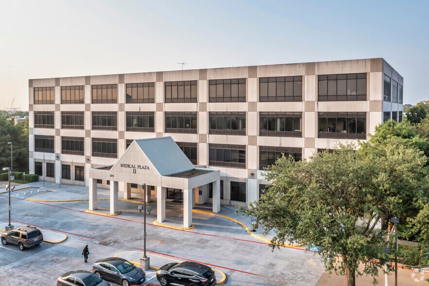 More Photos Of 399 W Campbell Rd, Richardson Medical For Lease