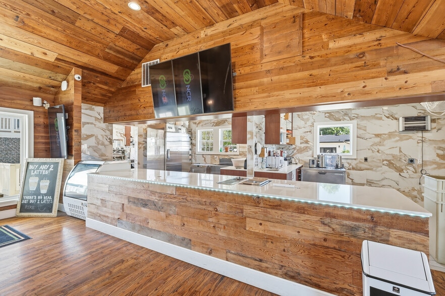 More Photos Of 3501 Denton Hwy, Haltom City Office For Lease