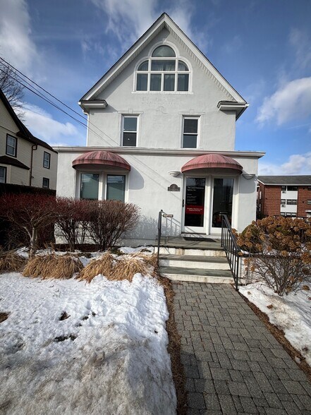 More Photos Of 18 Halstead Ave, Harrison Office For Sale