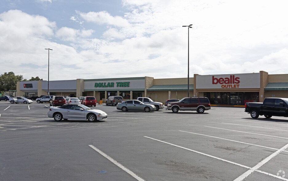 More Photos Of 1101-1133 US Highway 17 S, Wauchula Supermarket For Lease