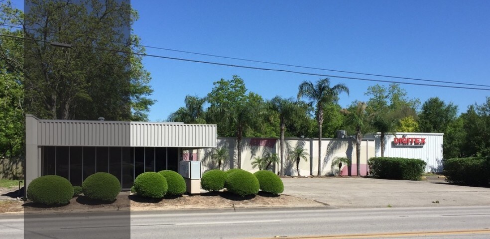 Primary Photo Of 322 E Main St, League City Medical For Lease