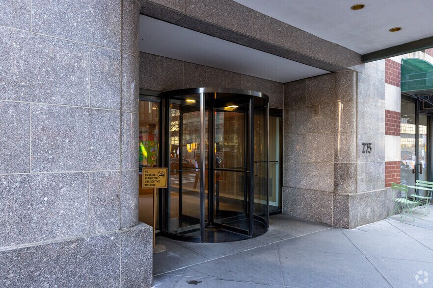 More Photos Of 275 Greenwich St, New York Apartments For Lease