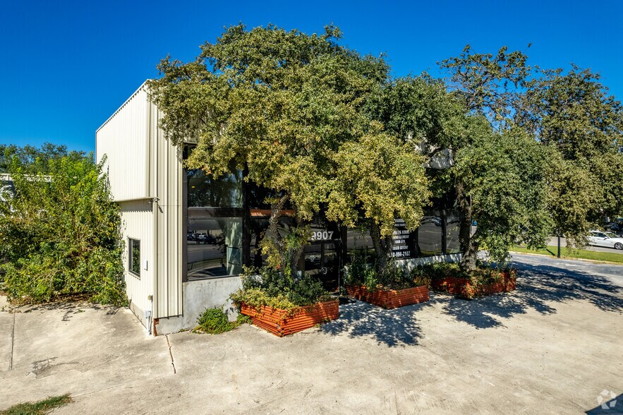 More Photos Of 9907 San Pedro Ave, San Antonio Auto Dealership For Sale