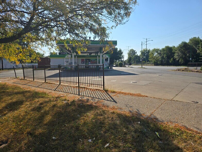 More Photos Of 7603-7605 S Chicago Ave, Chicago General Retail For Sale