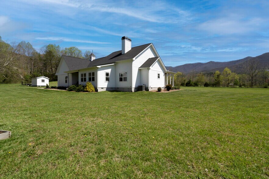 More Photos Of , Young Harris Specialty For Sale