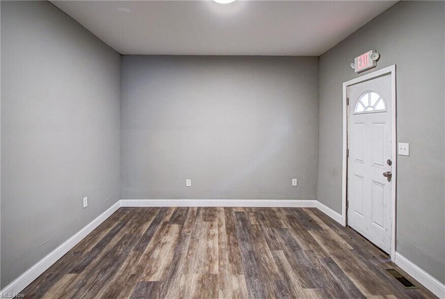 More Photos Of 6818 Lorain Ave, Cleveland Flex For Lease