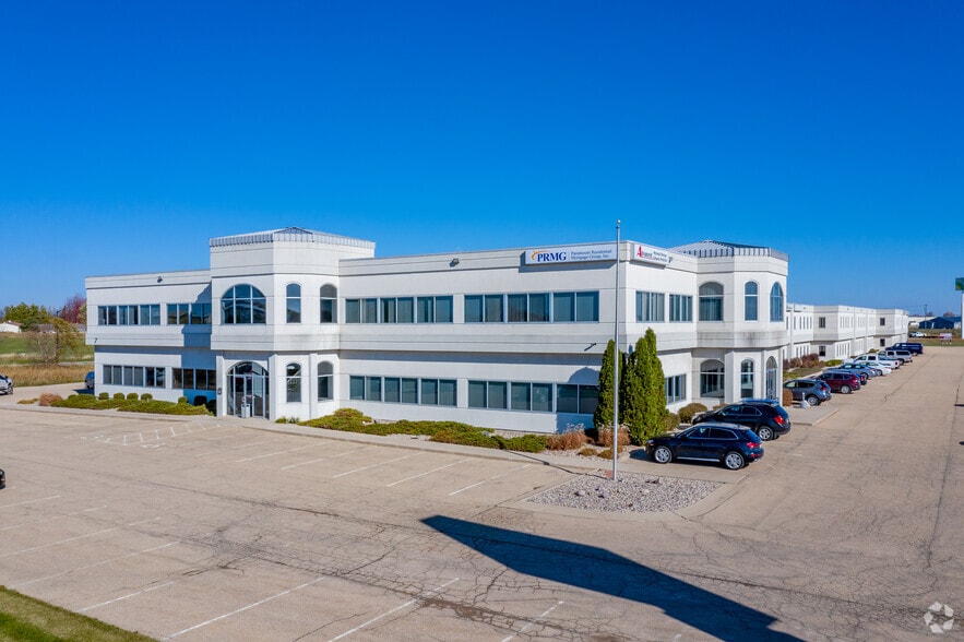 Primary Photo Of 3051 Progress Way, Kaukauna Medical For Lease