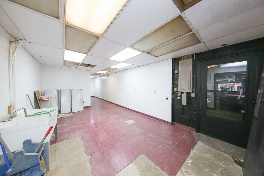More Photos Of 130-148 Penn Ave, Salem Storefront Retail Office For Sale