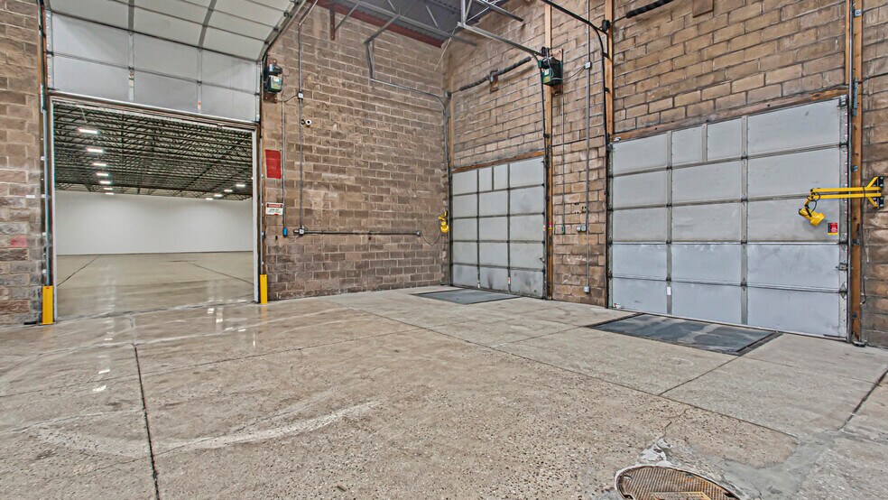 More Photos Of 1657 N Kostner Ave, Chicago Warehouse For Lease