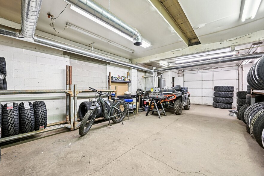More Photos Of 15970 S Golden Rd, Golden Auto Dealership For Sale