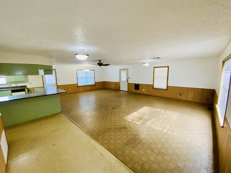 More Photos Of 1014 W County Line Rd, New Braunfels Office Residential For Sale
