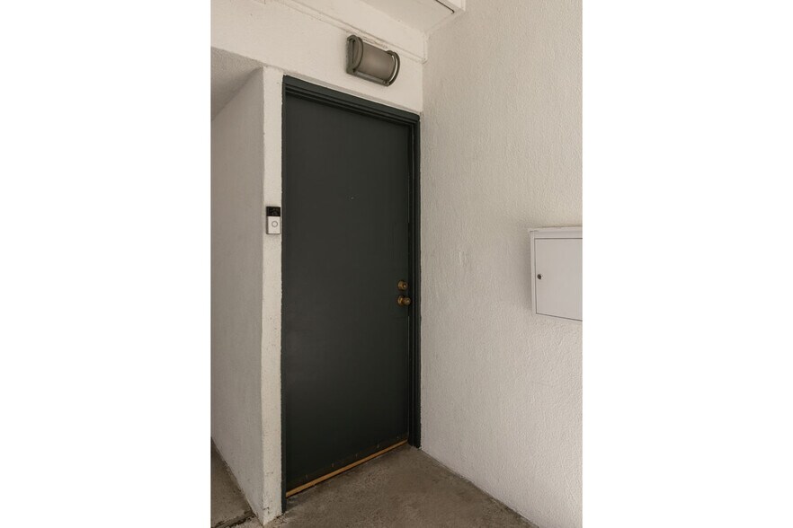 More Photos Of 2330 Silver Ridge Ave, Los Angeles Apartments For Sale