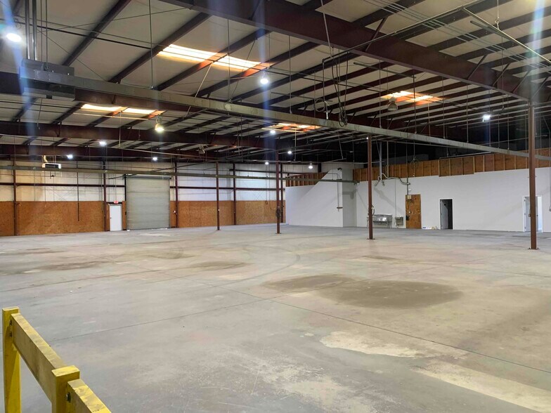 More Photos Of 3046 Matlock Dr NW, Kennesaw Warehouse For Lease