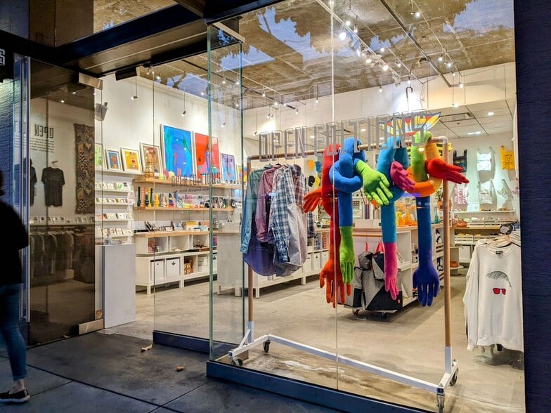 More Photos Of 786-798 Valencia St, San Francisco Storefront For Lease
