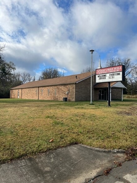 Primary Photo Of 108 Merrick st, Henryetta Religious Facility For Sale