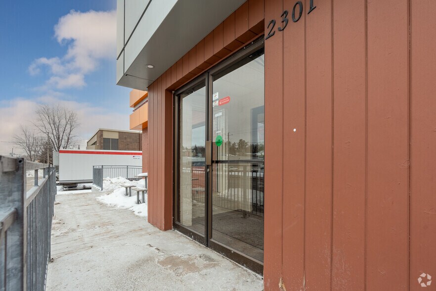 More Photos Of 2301 Boul Guillaume-Couture, Lévis Fast Food For Sale