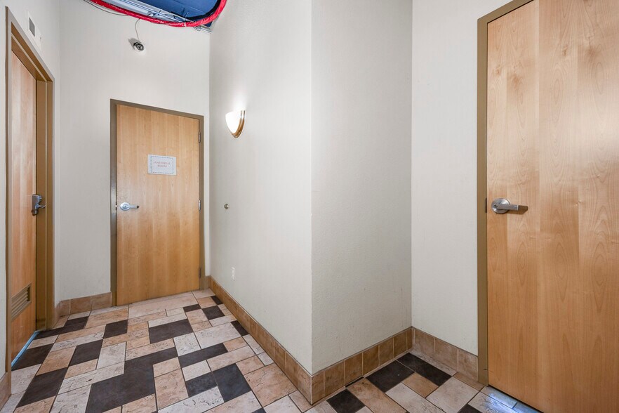 More Photos Of 515 9th St, Benton City Drugstore For Lease