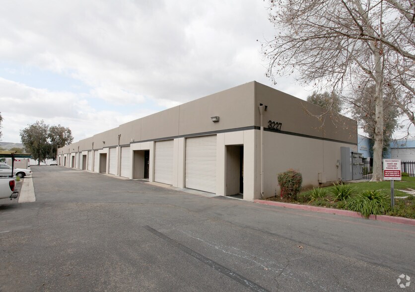 More Photos Of 3227 Producer Way, Pomona Warehouse For Lease
