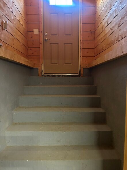 More Photos Of 1647 Post Rd, Warwick Freestanding For Sale