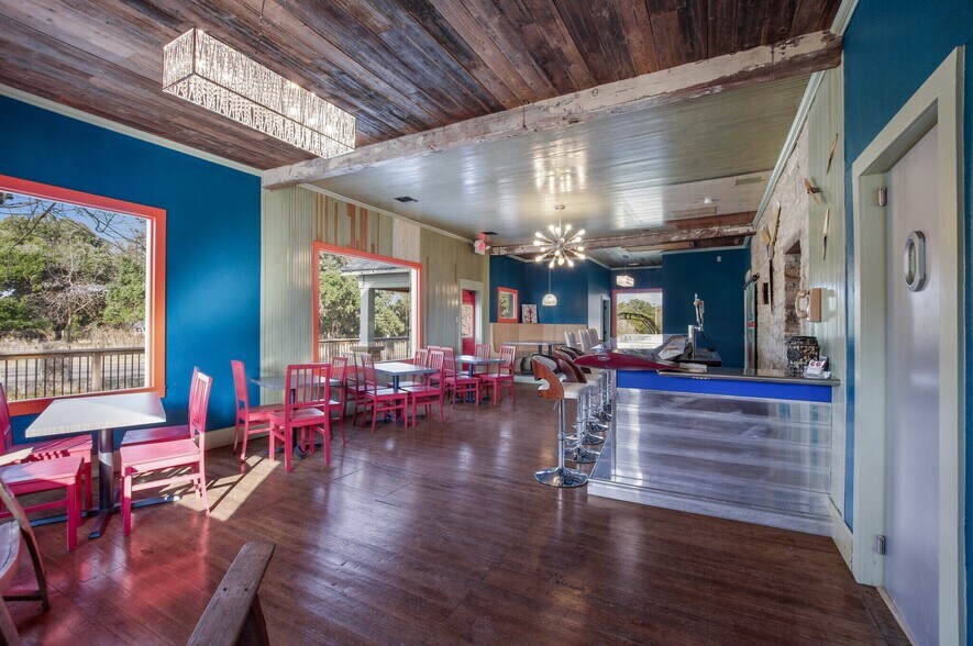 More Photos Of 11 Upper Cibolo Creek Rd, Boerne Restaurant For Sale