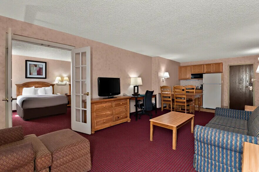 More Photos Of 300 S Highway 13, Craig Hotel For Sale