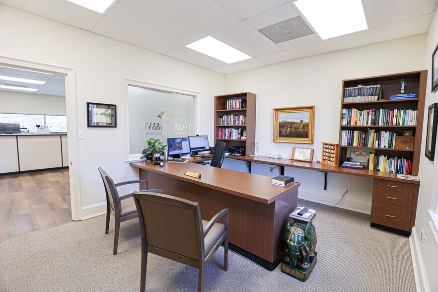 More Photos Of 630 Jefferson St, Paducah Office For Sale